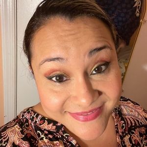 Meet your Posher, Elieet